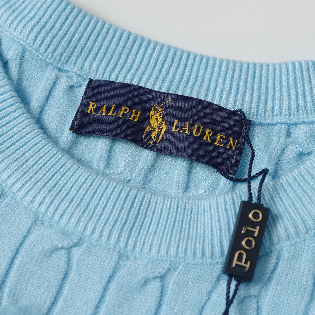 P186 Style No.: 601 -Ralph Lauren RL classic war horse logo embroidered pullover long-sleeved sweater on the chest -The item is made of custom-dyed and custom-spun yarn, purchased from the original version. A full set of customized accessories. Details determine success or failure. Heavy new autumn and winter product. High weight. Soft and delicate. The upper body effect is very nice. Loose fit. Women's model. -Color: white, gray, navy blue, red, khaki, blue, pink. -Sizes: S / M/ Ｌ S size 80-100 jins, M size 100-120 jins, Large size 120-135 jins